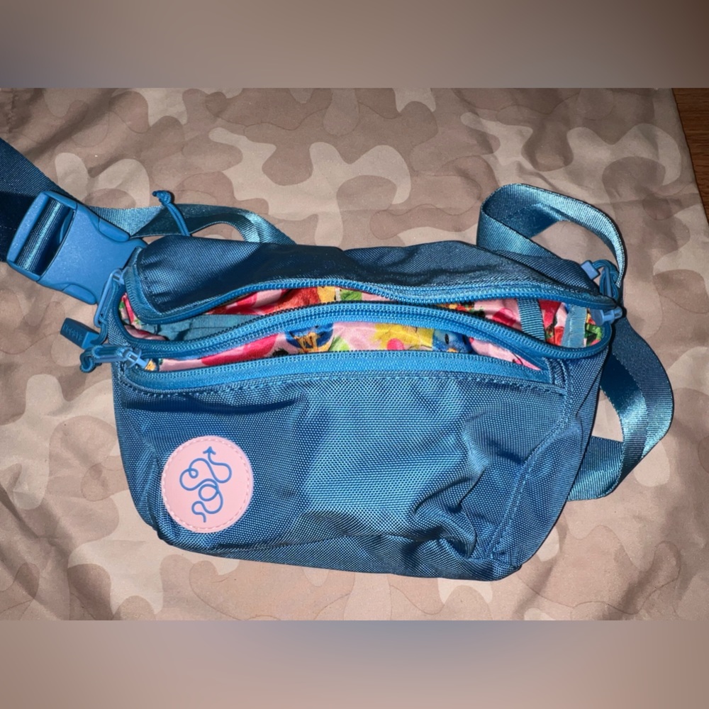 🎉 SOLD 🎉 baboon to the moon fannypack (3L) in spaghetti confetti malibu blue